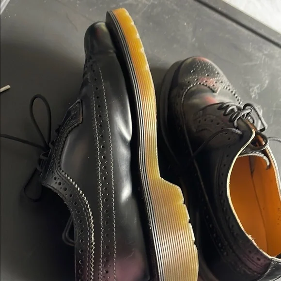 Dr. Martens Men's 3989 Brogue Lace Up Shoes - Picture 7 of 9